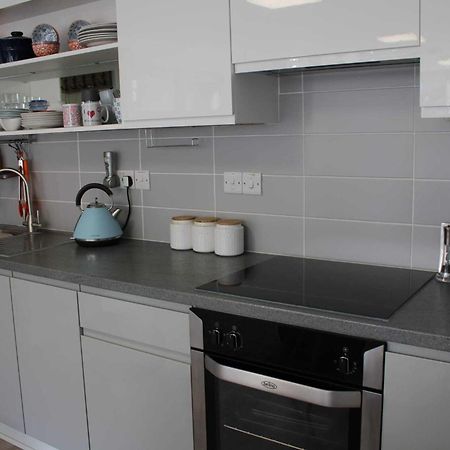 May View - Luxury Sea View Apartment - Millendreath, 루 외부 사진