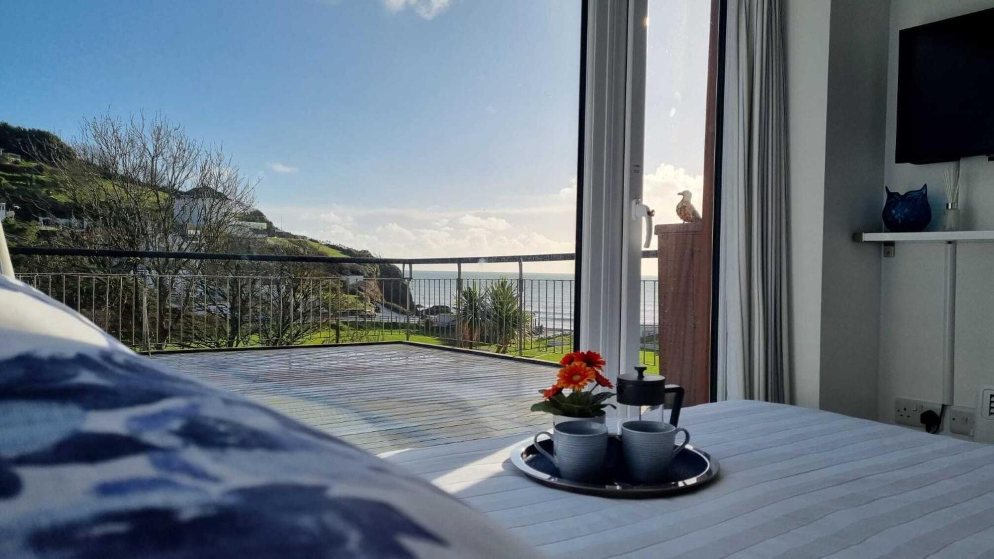 May View - Luxury Sea View Apartment - Millendreath, 루 외부 사진