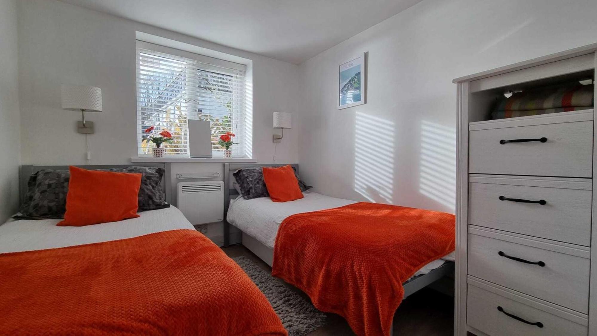 May View - Luxury Sea View Apartment - Millendreath, 루 외부 사진